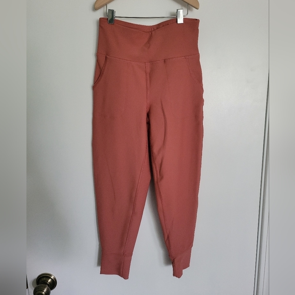 NWOT Old Navy Girls High Rise Jogger Size SMALL (6-7)